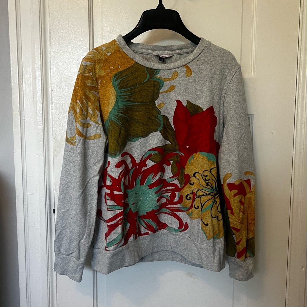 The Kit Floral Graphic Sweatshirt size Medium